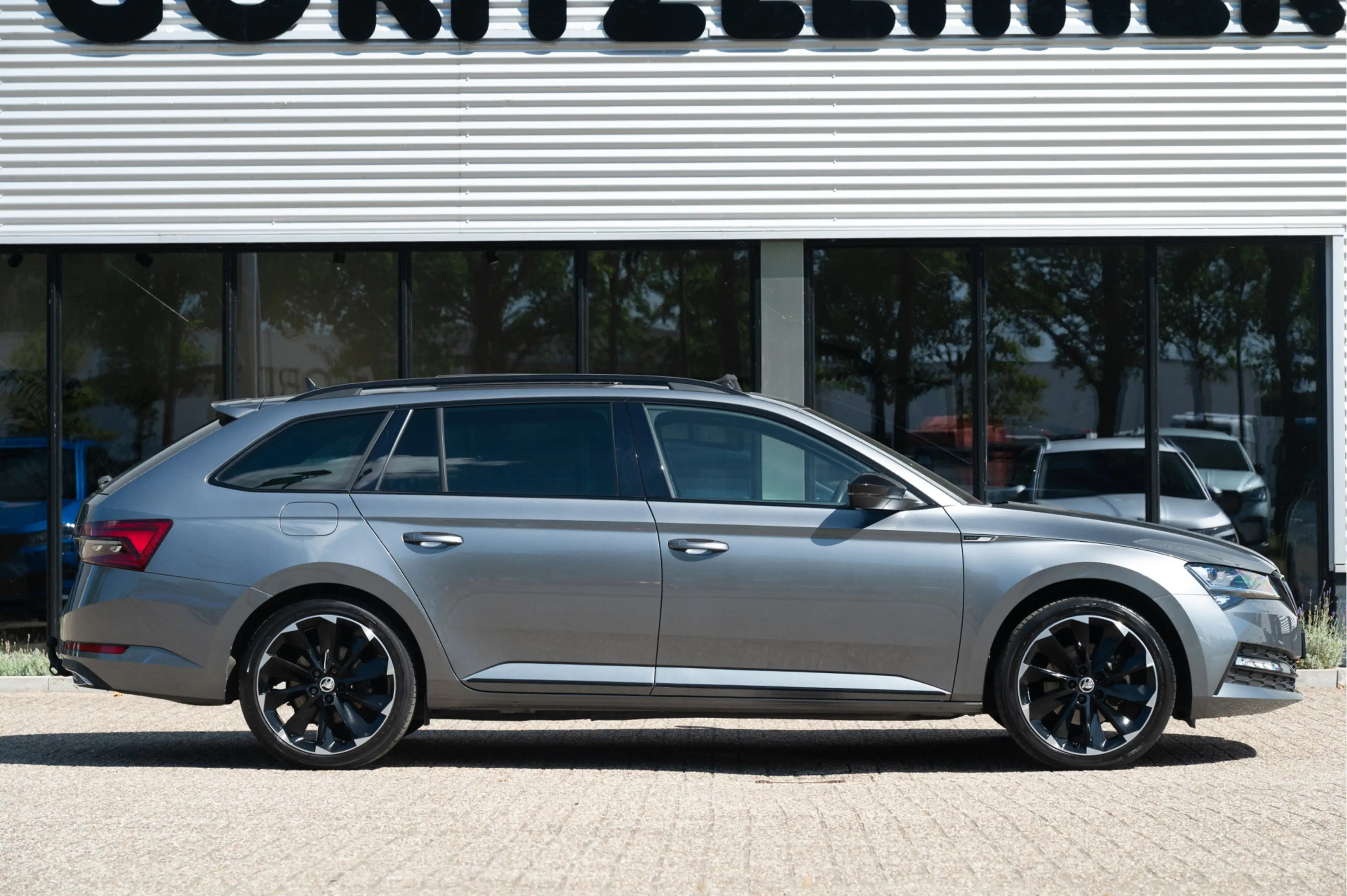 Skoda Superb Combi 1.4 TSI iV Sportline Business | Pano | Trekh — photo 7