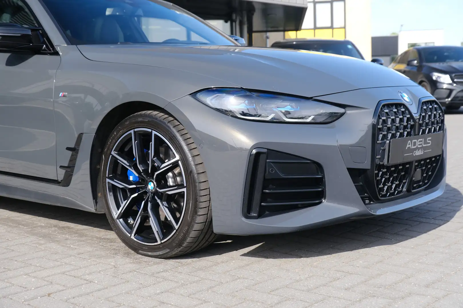 BMW 440 4-serie Gran Coupé M440i xDrive High Executive M S Šedá - 2