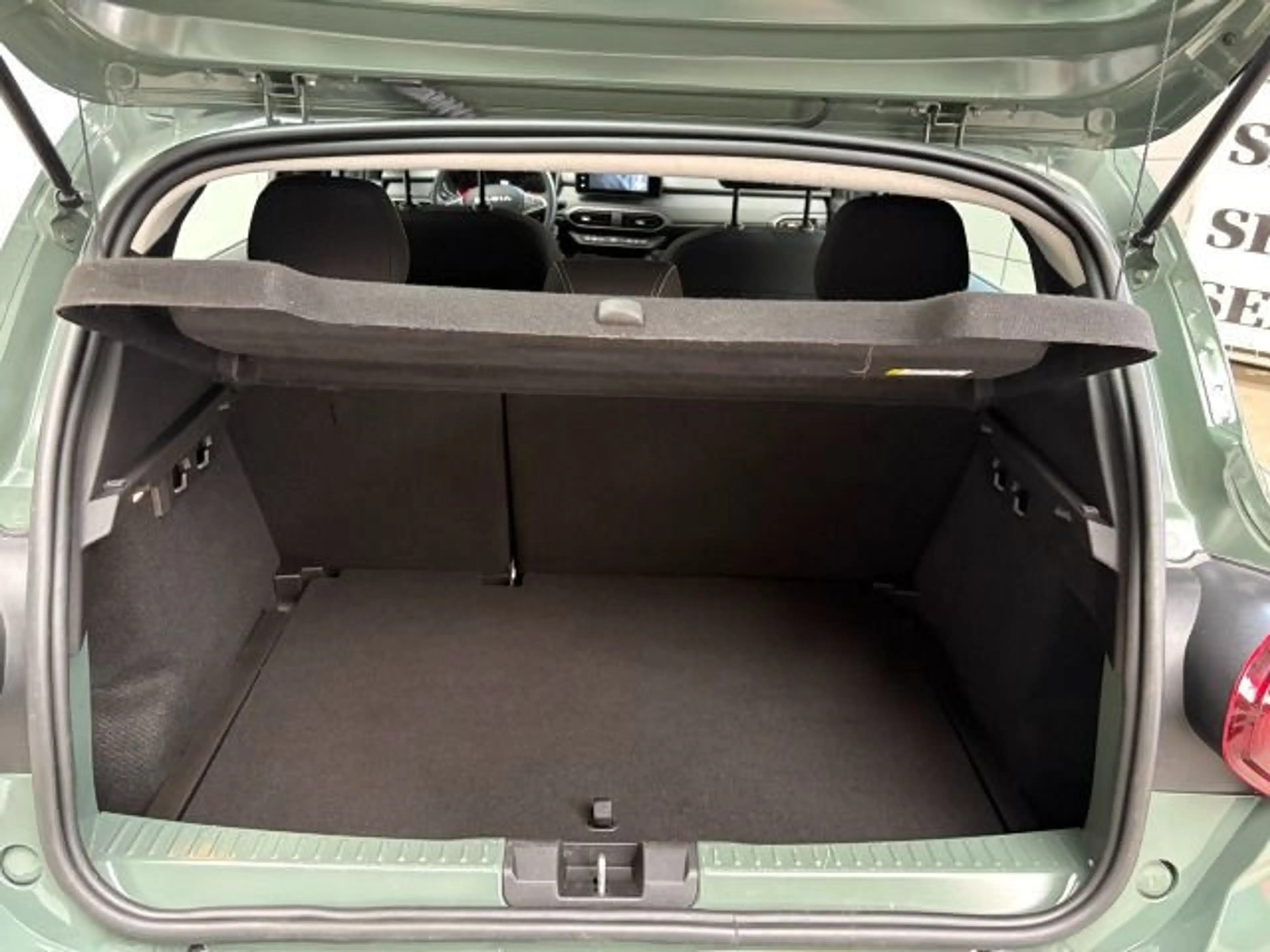 Dacia Sandero III 1.0 TCe 90Stepway Expression * Anhän — photo 8