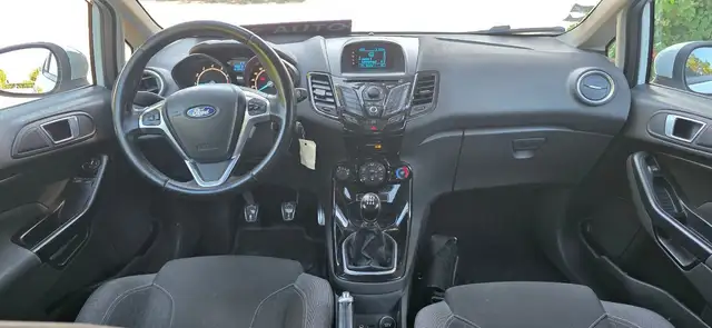 Ford Fiesta view 6