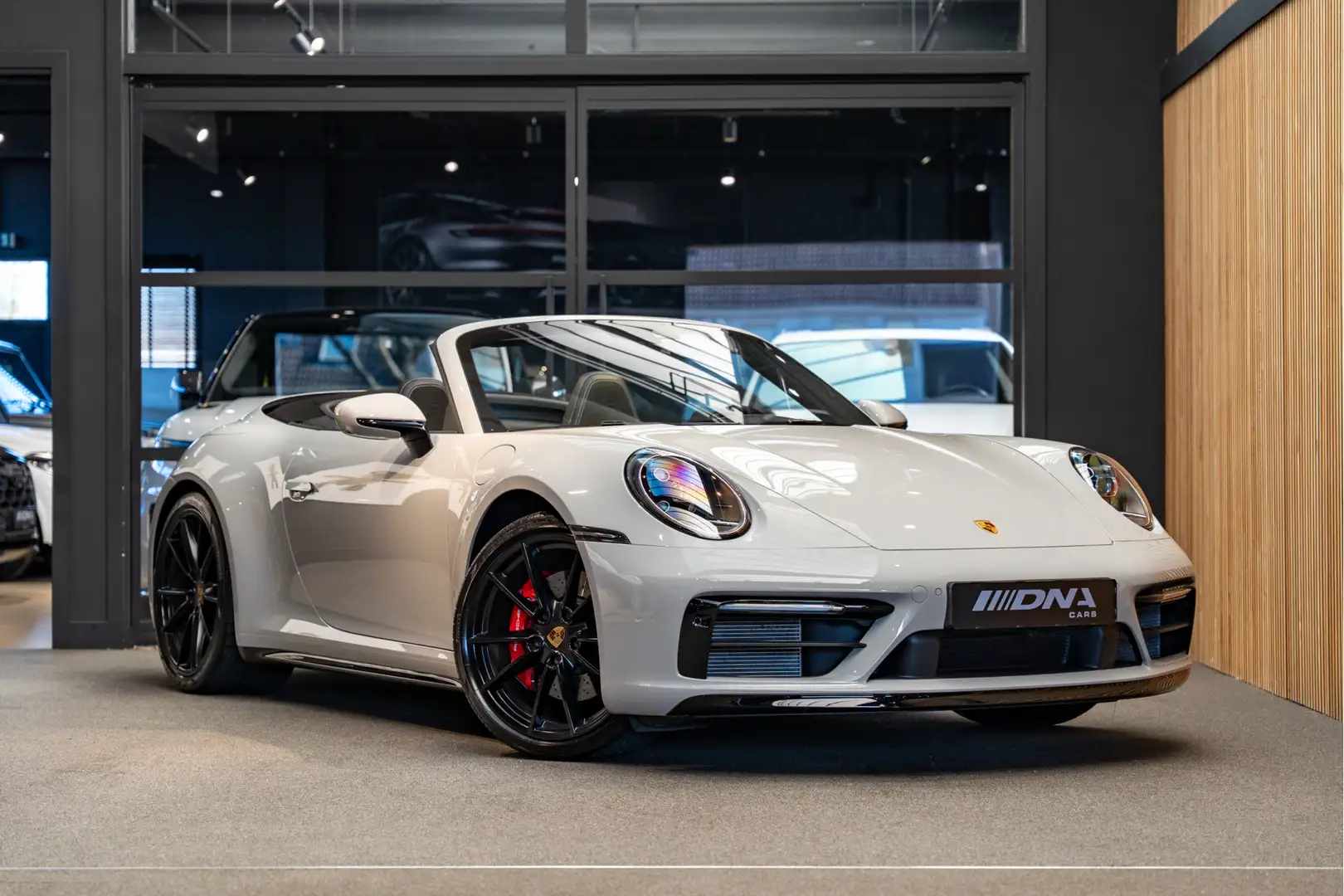 Porsche 992 992 4S Cabrio SportDesign GTS Carrera 4S Grau - 1