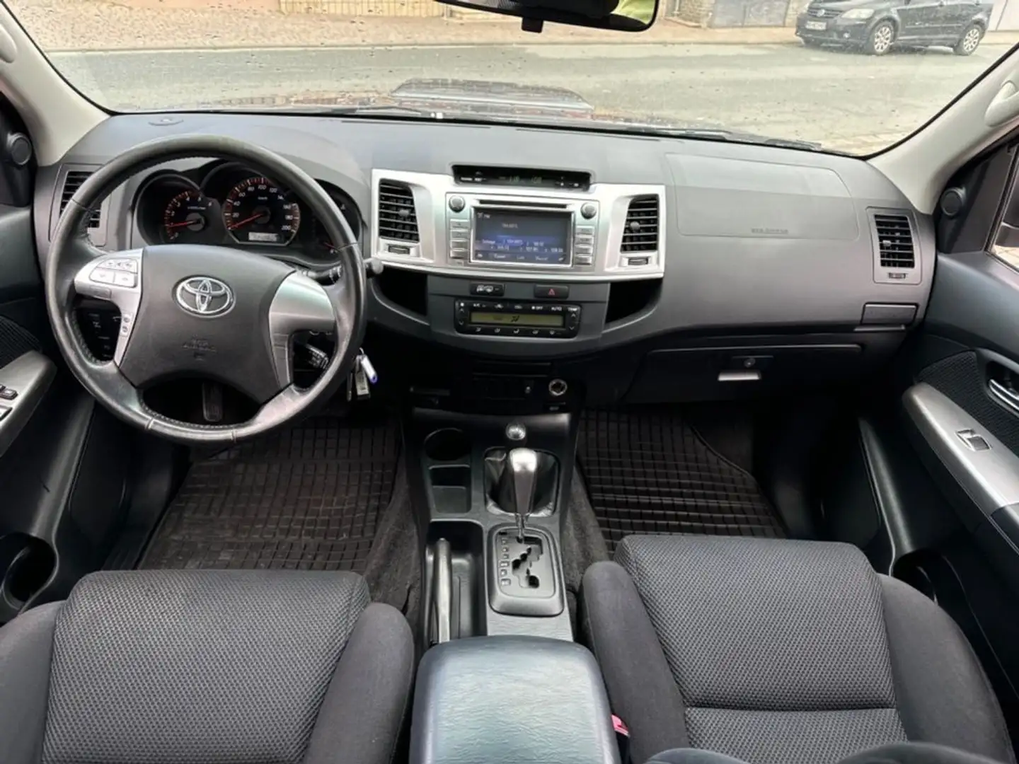 Toyota Hilux 3.0 D-4D aut.4WD 4p. DC Stylex Gri - 1