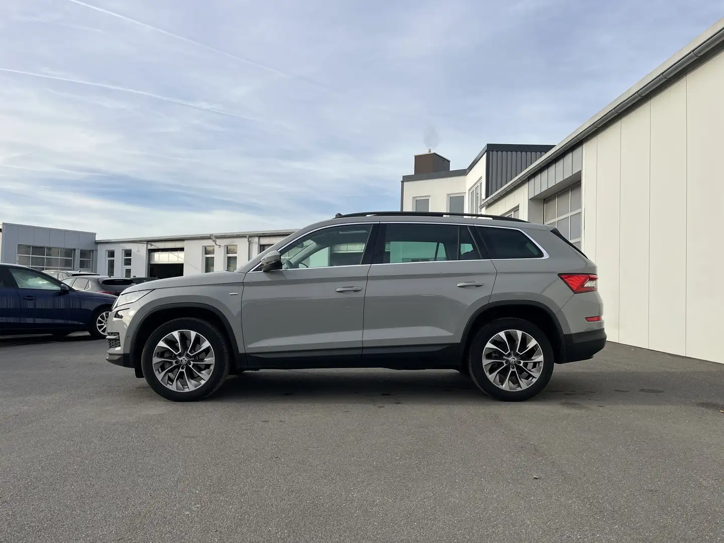 Skoda Kodiaq 2.0 TSI DSG 4x4 Clever 219€ m. 20% Anzahlung Vir Grau - 2