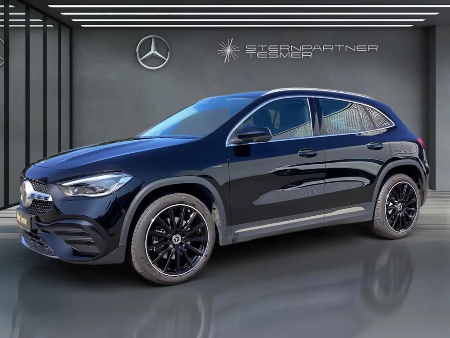 Mercedes-Benz GLA 250 e +AMG+MBUX+PANO+KAMERA+360°+DISTR+TOTW Schwarz - 2