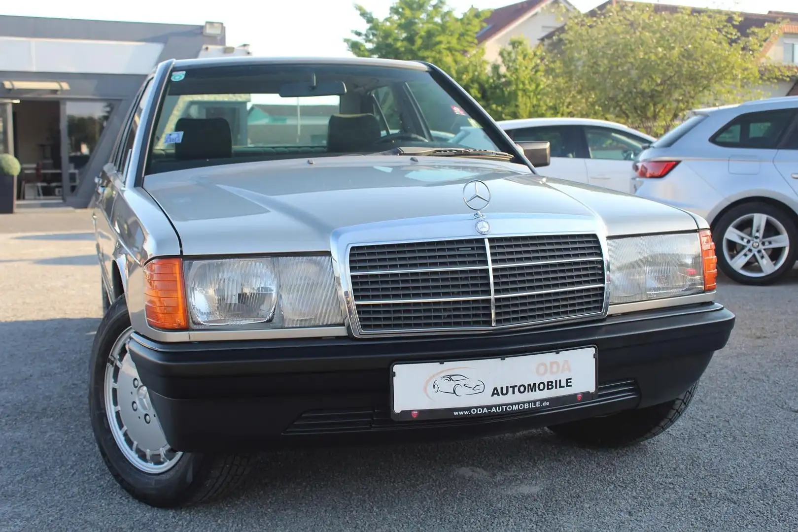 Mercedes-Benz 190 E=NUR 64TKM=1.HAND=5-GANG-GETRIEBE Gold - 2