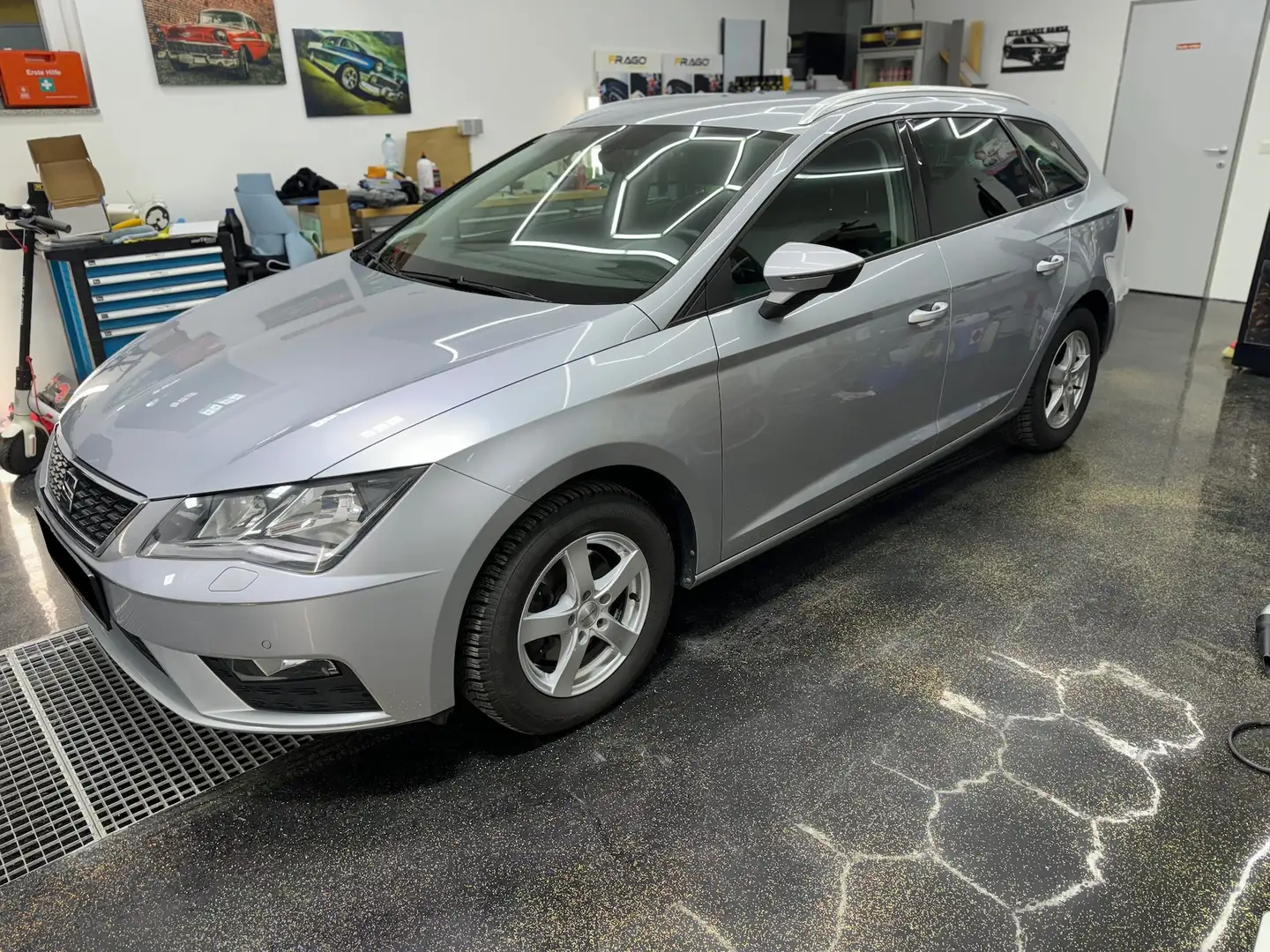 SEAT Leon ST Style Silber - 1