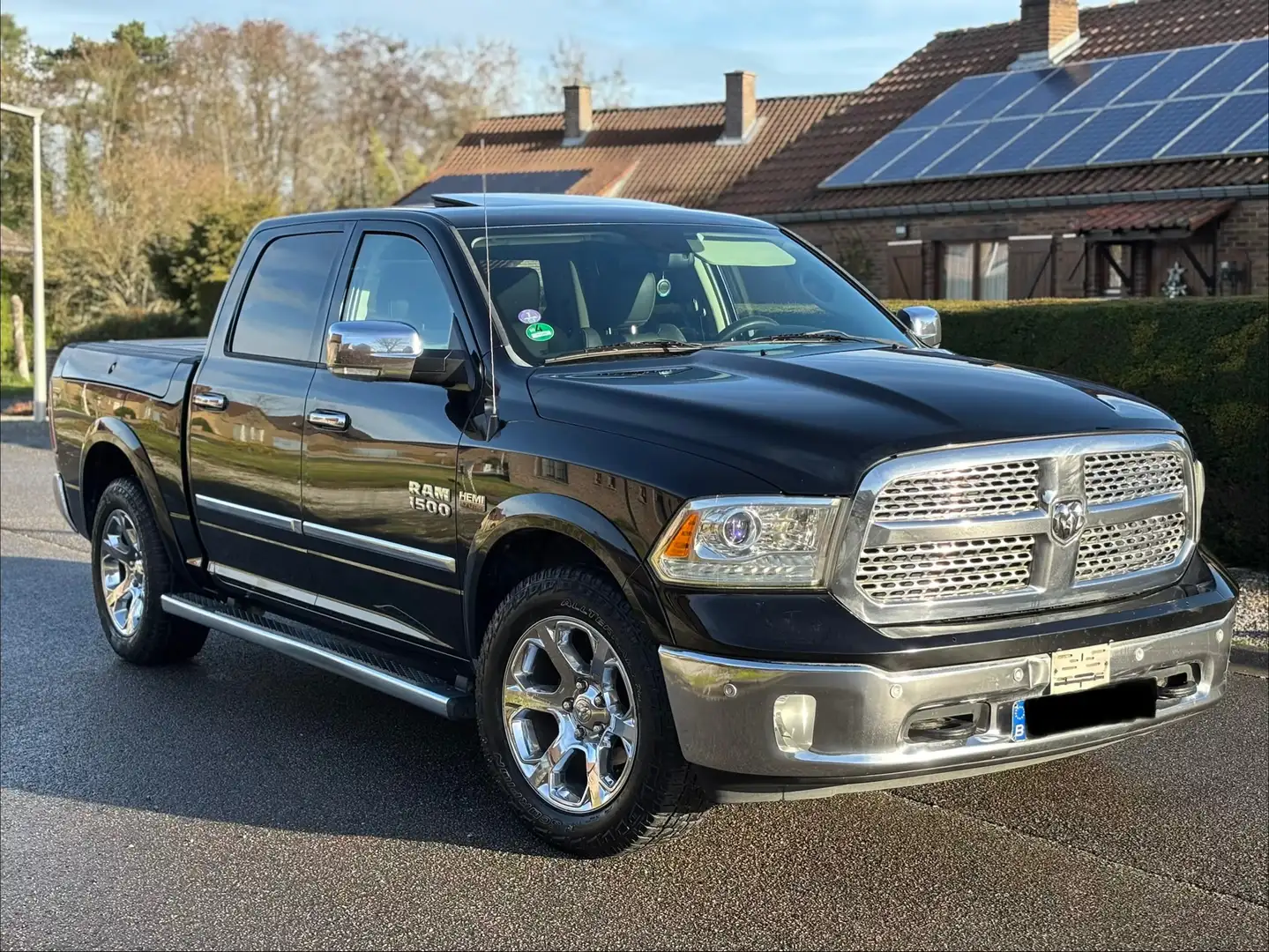 Dodge RAM LARAMIE 5.7i HEMI Black - 1