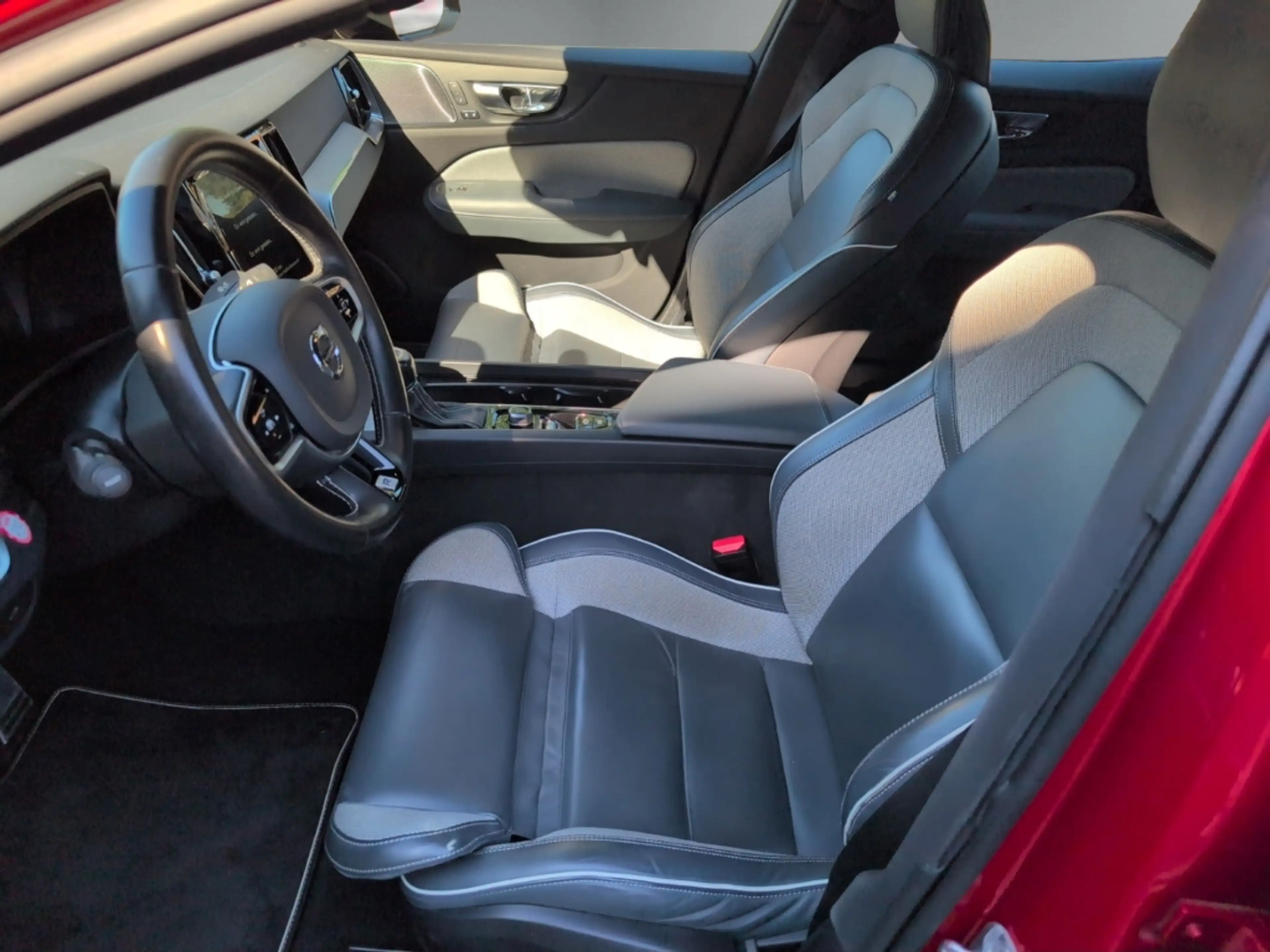 Volvo S60 T4 R Design AHK Navi Digitales Cockpit Memory Sitz — photo 11
