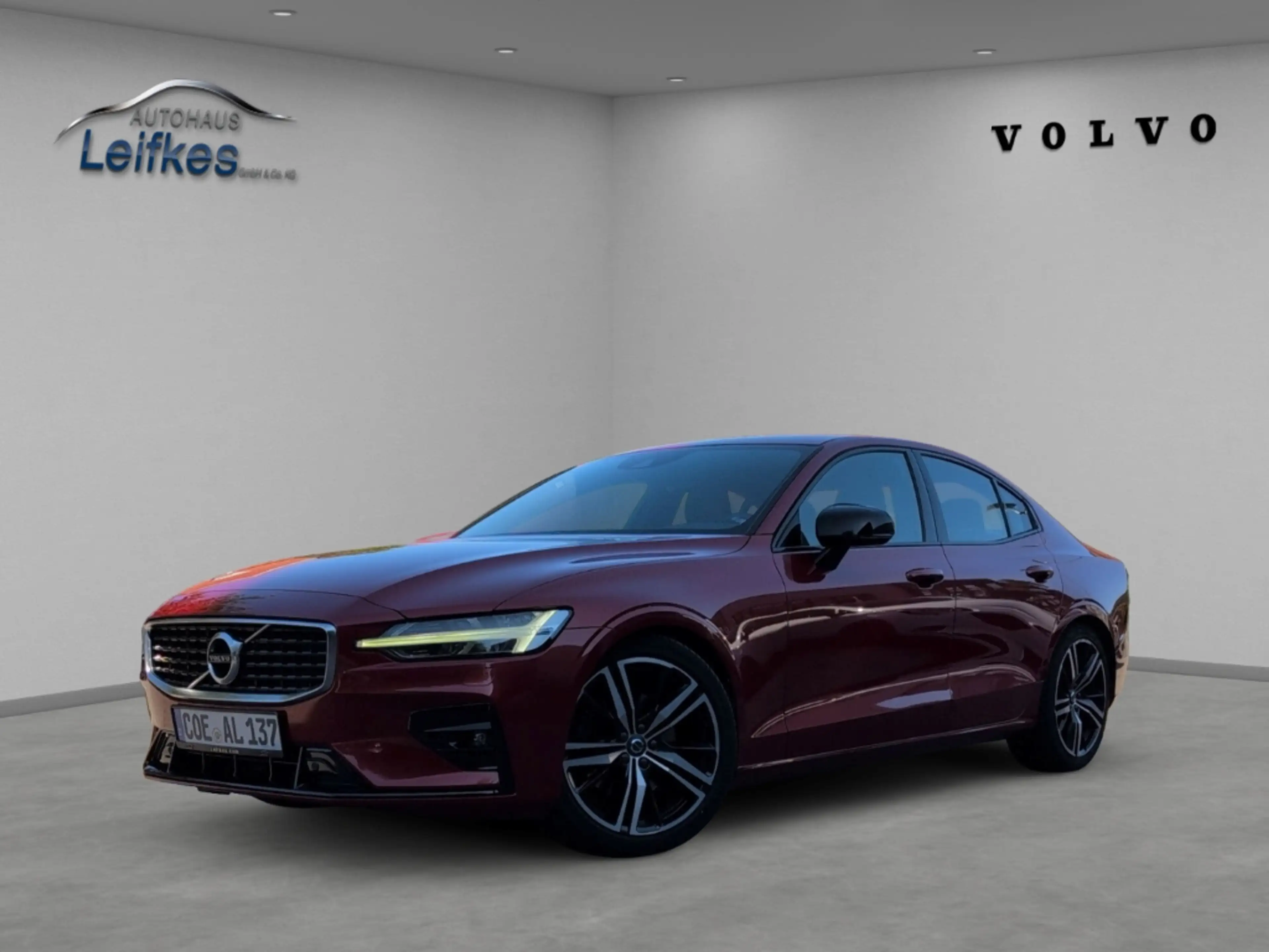 Volvo S60 T4 R Design AHK Navi Digitales Cockpit Memory Sitz