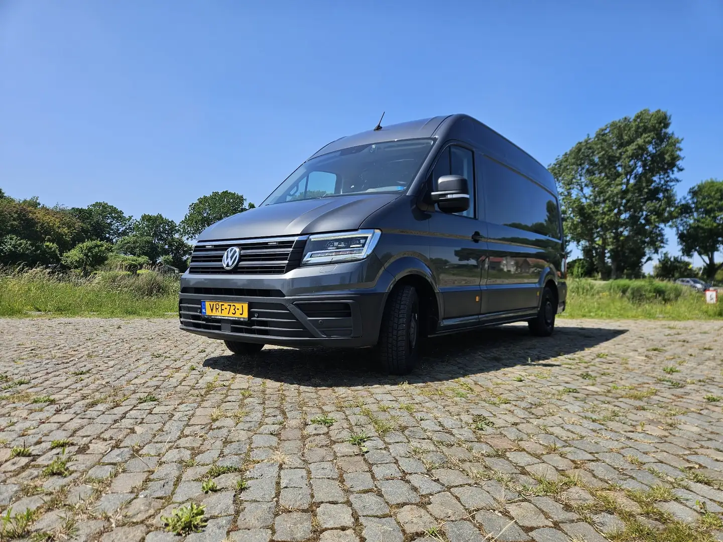 Volkswagen Crafter 35 2.0 TDI L3H3 Co Grijs - 1