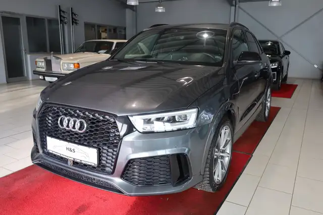 Audi RS Q3 view 2