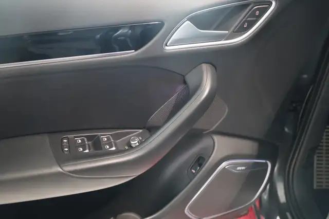 Audi RS Q3 view 10