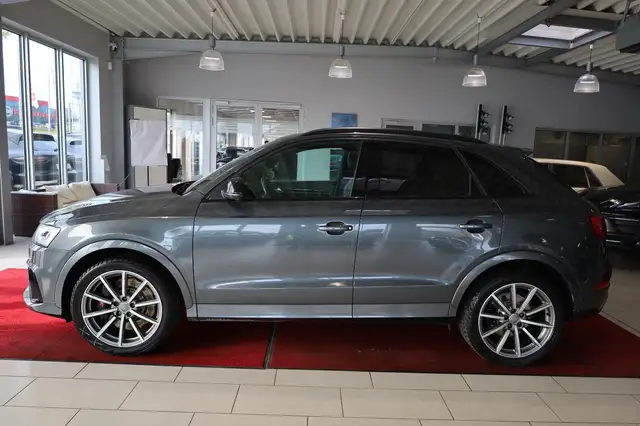 Audi RS Q3 view 3