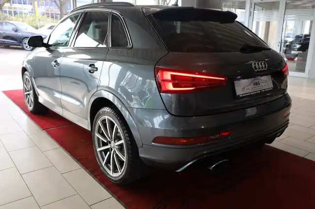 Audi RS Q3 view 4