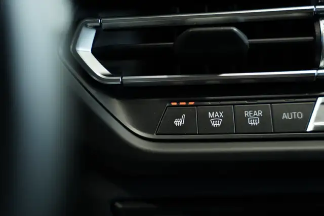 BMW 1 Series view 30