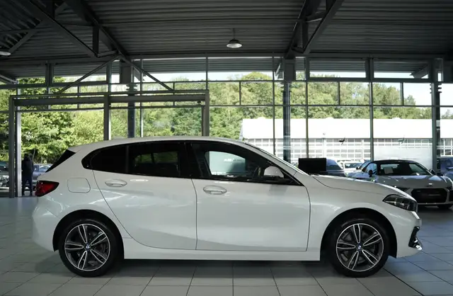 BMW 1 Series view 7