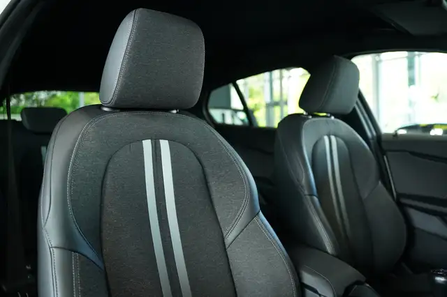 BMW 1 Series view 18