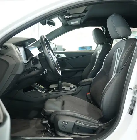 BMW 1 Series view 22