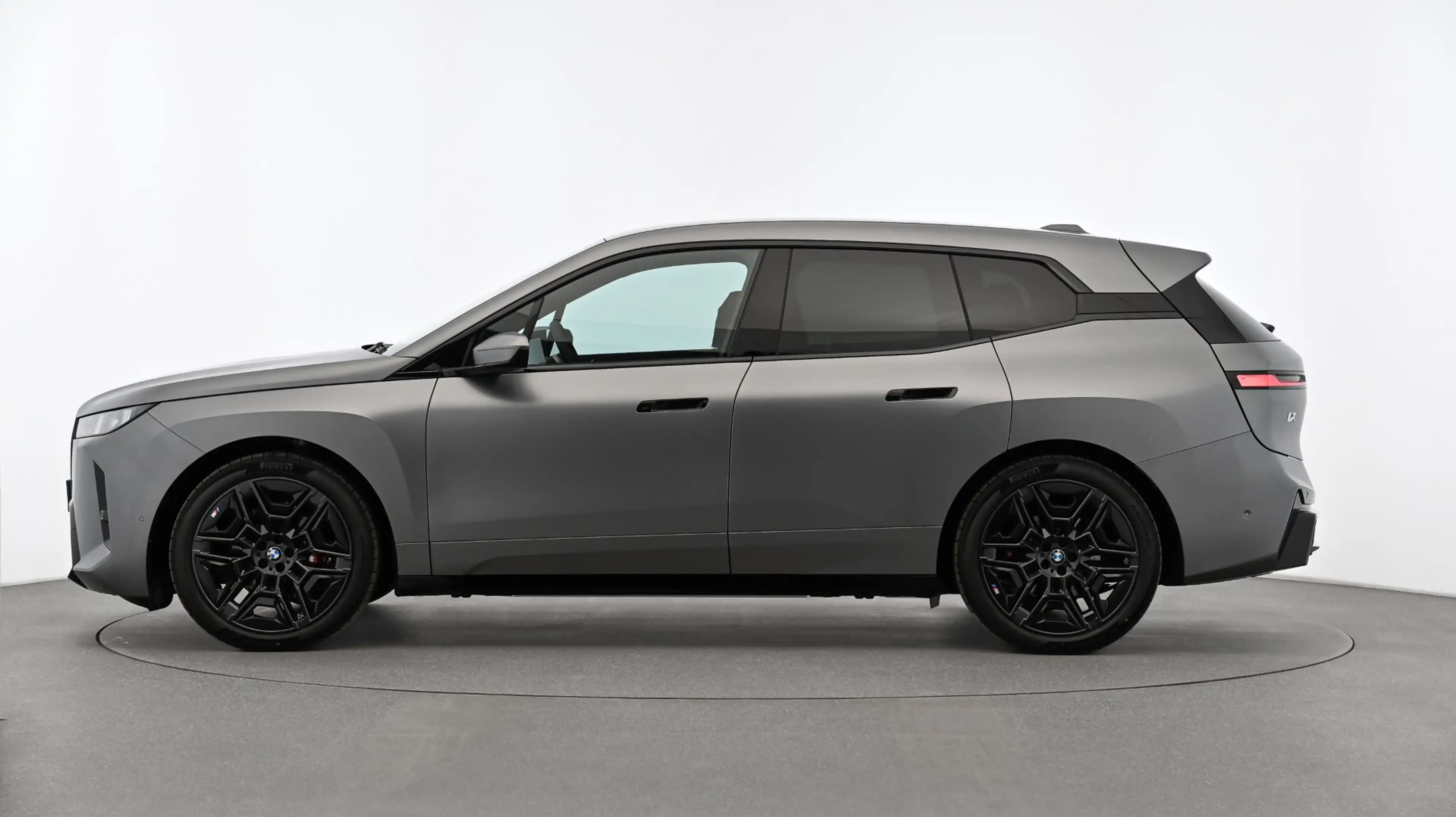BMW iX xDrive45 *M-Paket Pro/AHK/Soft Close/Sitzlüftung/H&K Sound/Innovationspaket/DA-Prof./Adapt. LED* — photo 4
