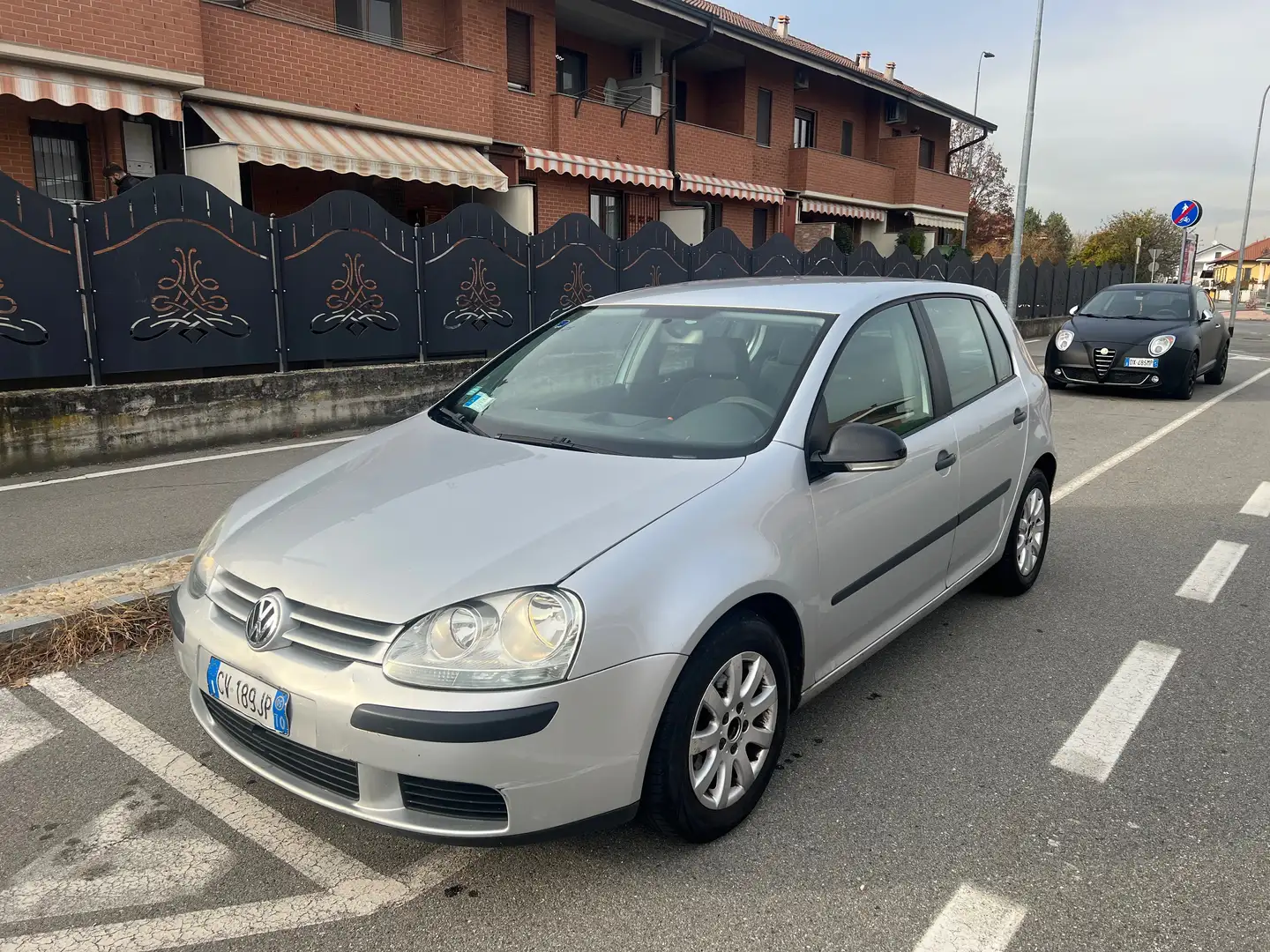 Volkswagen Golf 5p 1.6 Comfortline - 1