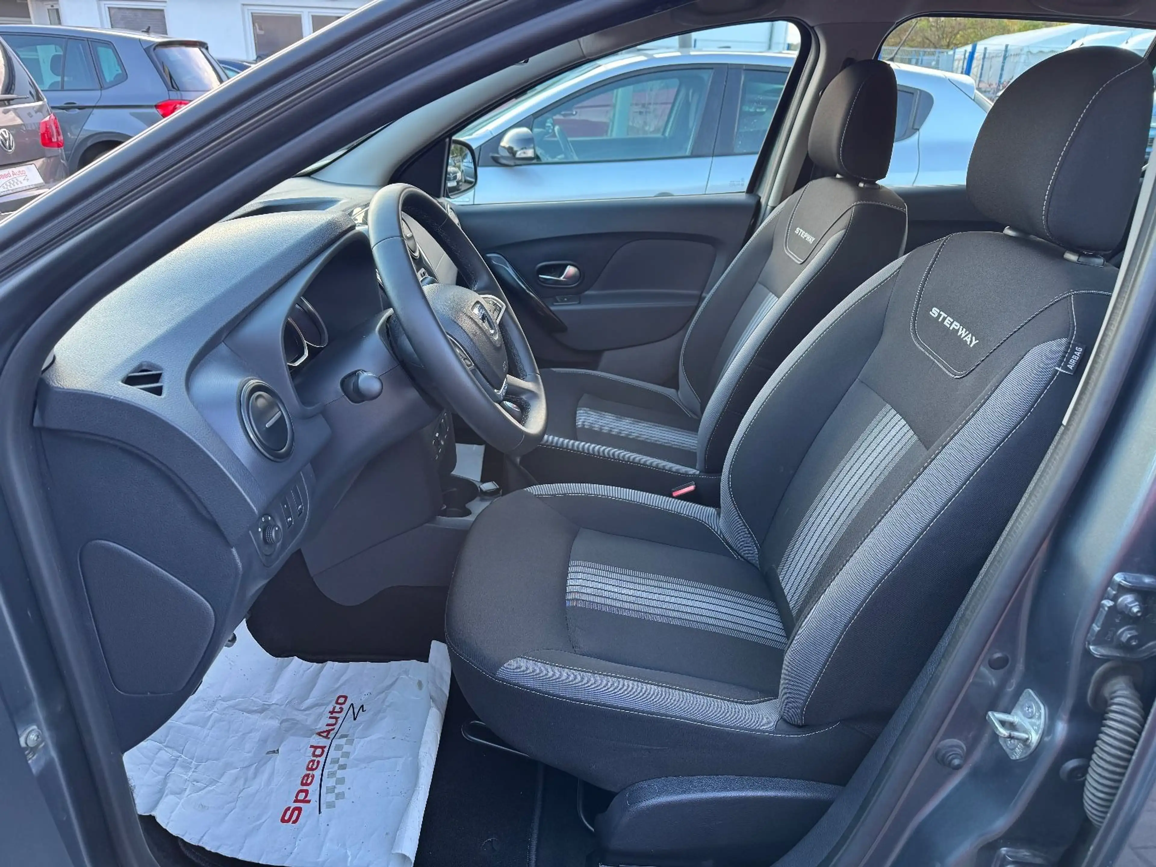 Dacia Sandero II Stepway Celebration/NAVI/PDC/1.HAND — photo 14