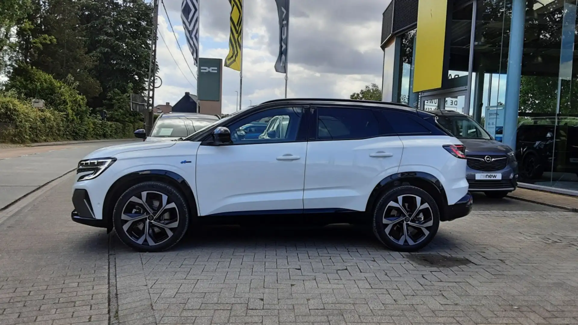 Renault Austral 1.2 E-TECH Iconic Alpine Hybrid 200 (EU 6e) Wit - 2