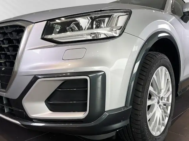 Audi Q2 view 6