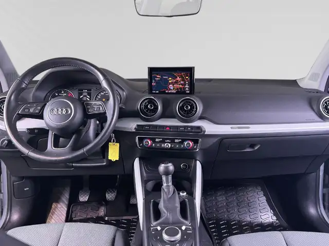 Audi Q2 view 7
