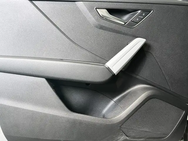 Audi Q2 view 14