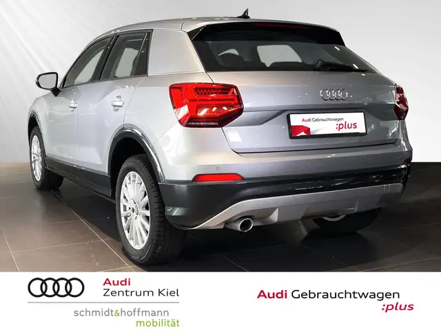 Audi Q2 view 4