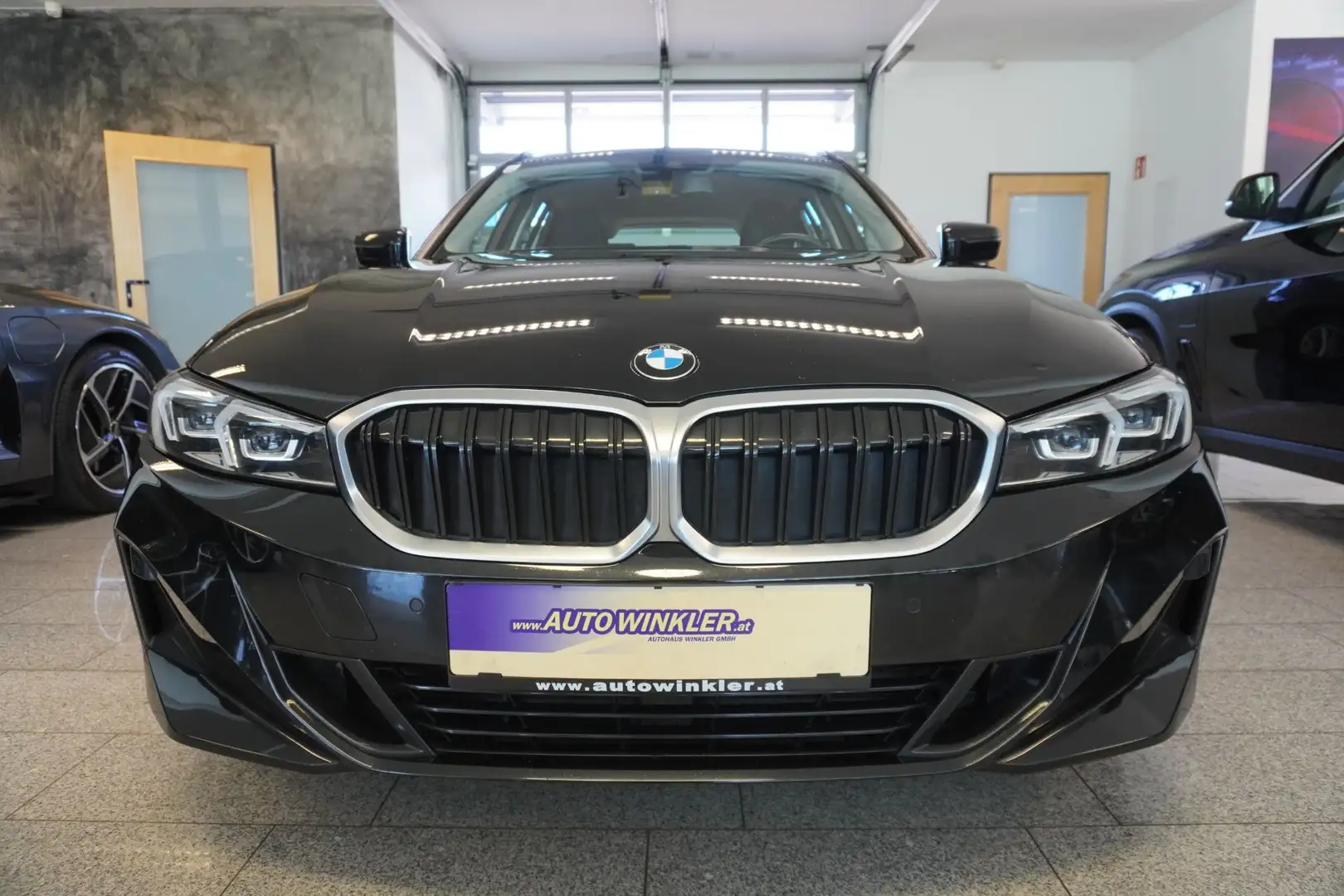 BMW 320 d 48 V xDrive Touring Aut. Widescr./Navi/LED Schwarz - 2