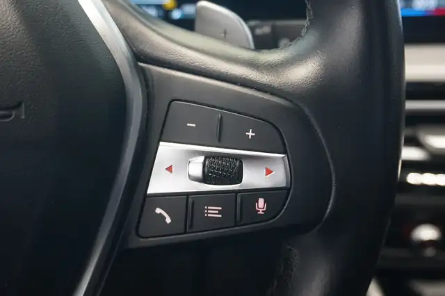 BMW 3 Series view 13
