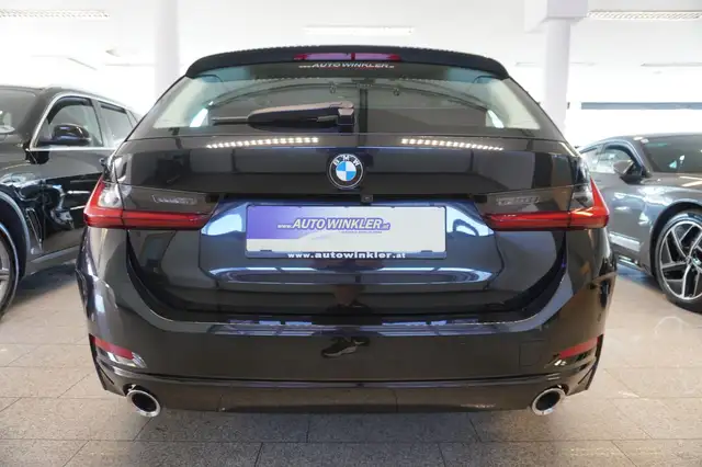 BMW 3 Series view 6