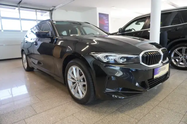 BMW 3 Series view 3