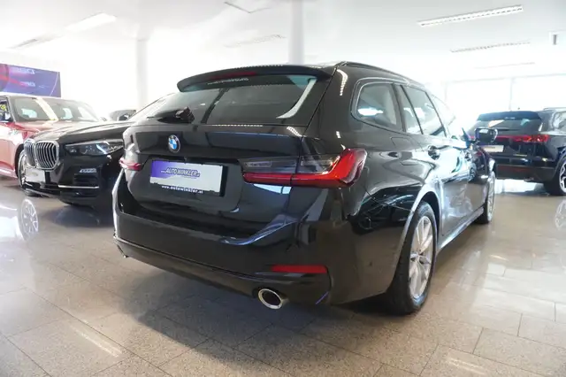 BMW 3 Series view 5