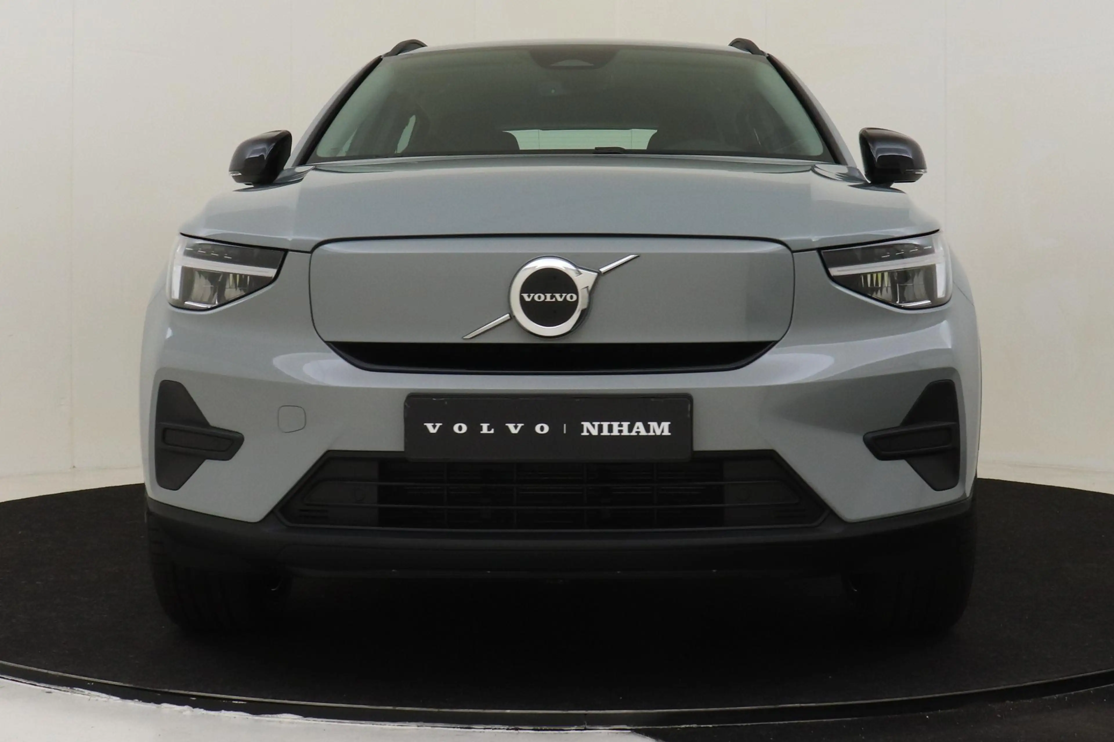 Volvo EX40 SINGLE MOTOR ESSENTIAL 70 kWh -CAMERA|CRUISE|METAL — photo 9