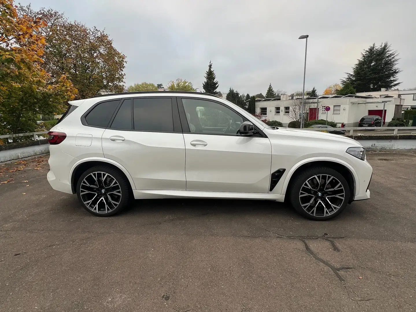 BMW X5 M X5 M Comp. Park-Driveassist B&W HiFi 360°Kamera Bílá - 2