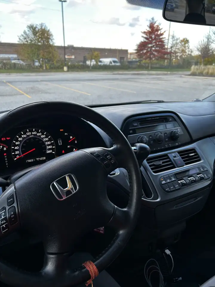 Honda Odyssey снимка Honda Odyssey