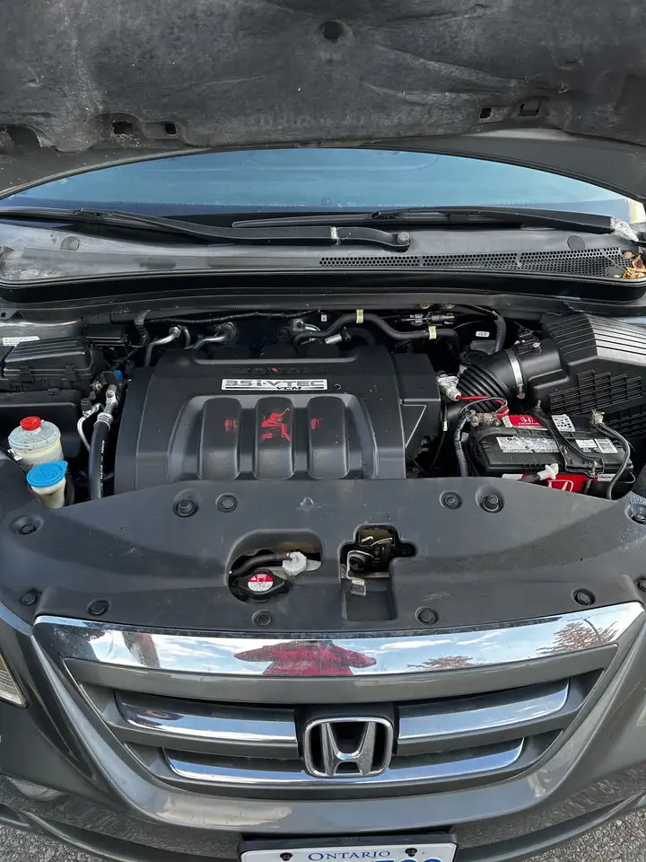 Honda Odyssey снимка Honda Odyssey