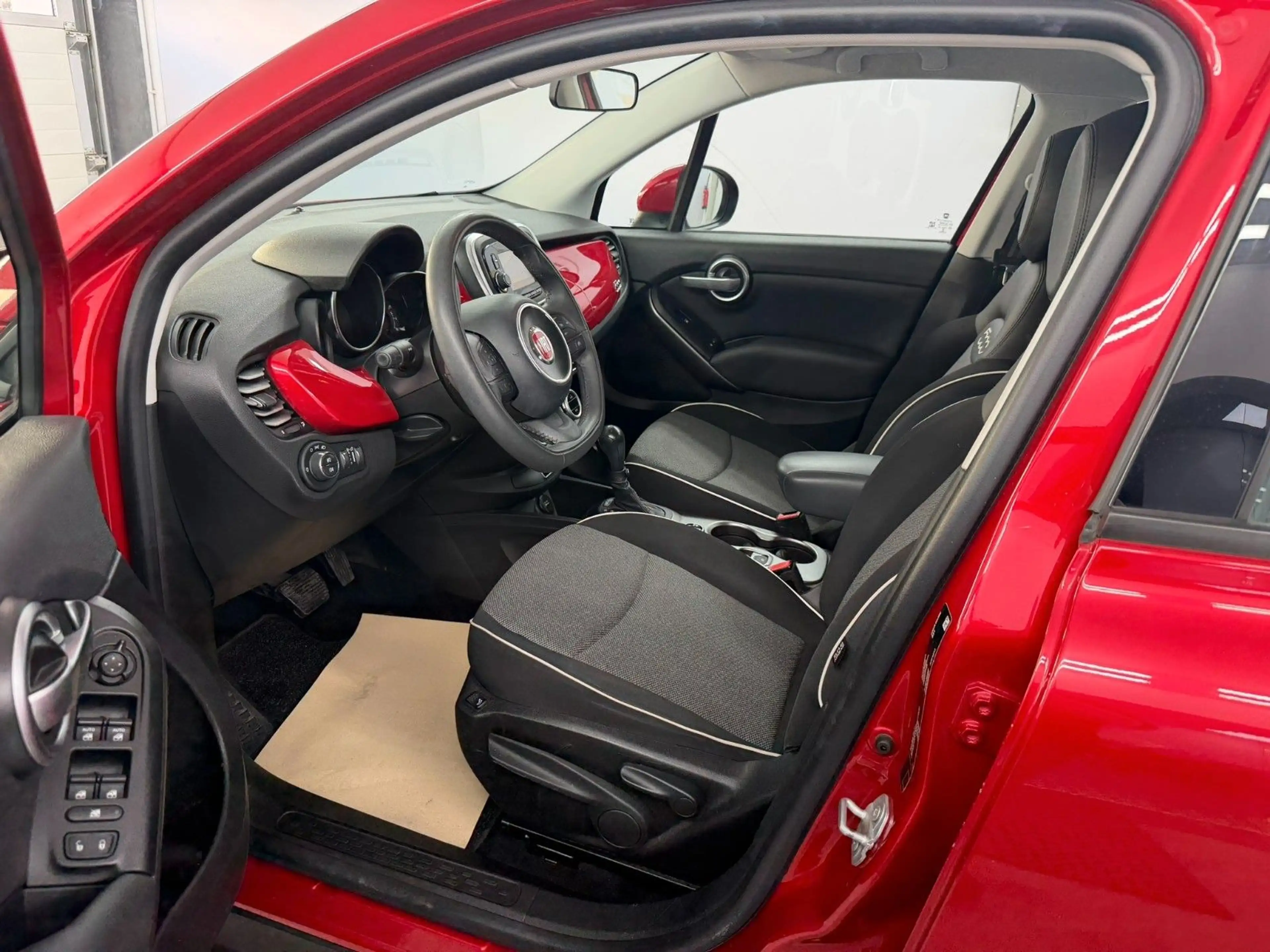 Fiat 500X Pop Star MFL KLIMA NAVI PDC TEMPOMAT — photo 13