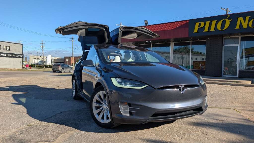 2017 Tesla Model X 100D l Lifetime FSD PKG l Upgraded Comp 3.0 — снимка 1