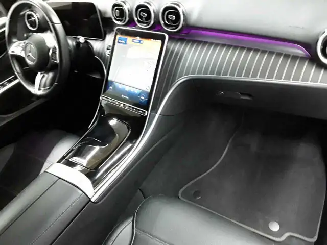 Mercedes-Benz C-Class view 9