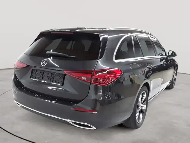 Mercedes-Benz C-Class view 4