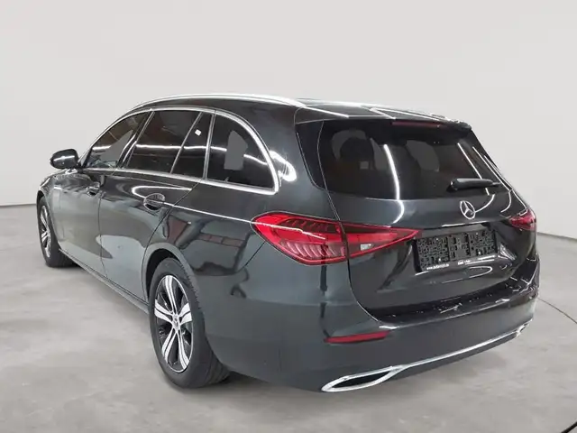 Mercedes-Benz C-Class view 5