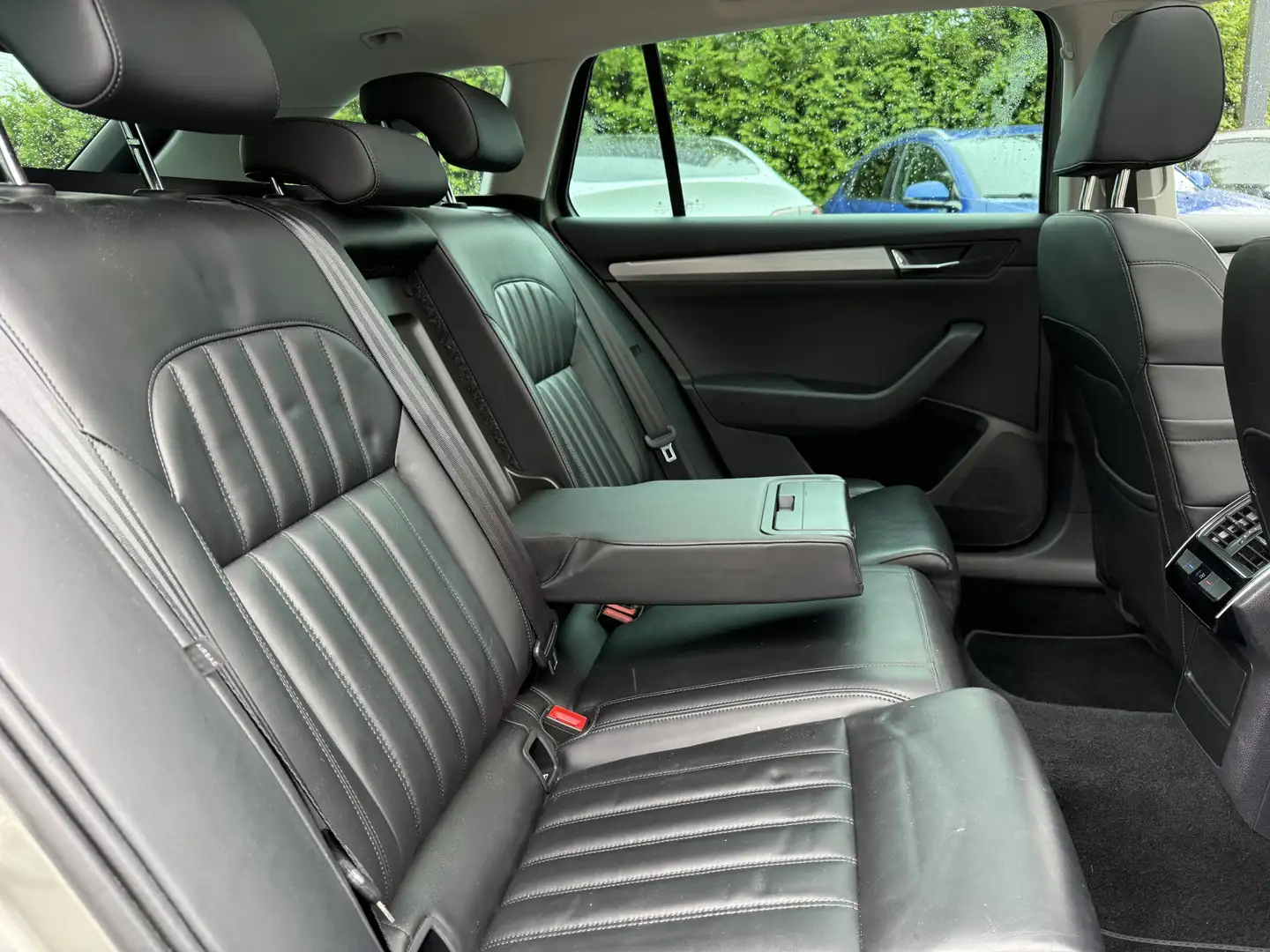 Skoda Superb Combi 1.4 TSi ACT 150pk Style Aut. Panoramadak | T Grijs - 2