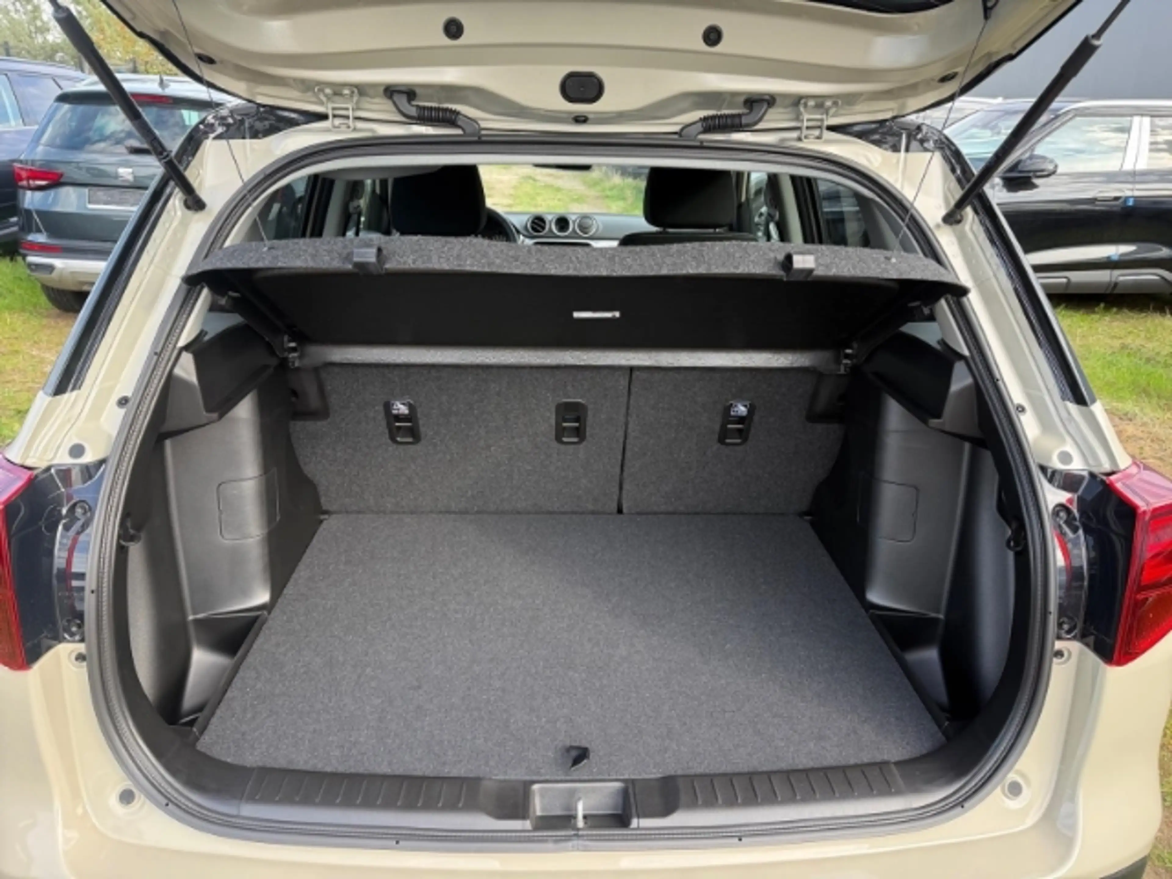Suzuki Vitara 1.4 6MT Comfort 4x2 Mild-Hybrid — photo 13