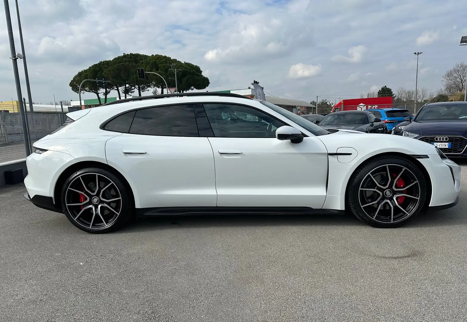 Porsche Taycan Sport Turismo 4S 5p/strafull/DISPLAY PASSEG/4STERZ Bianco - 2