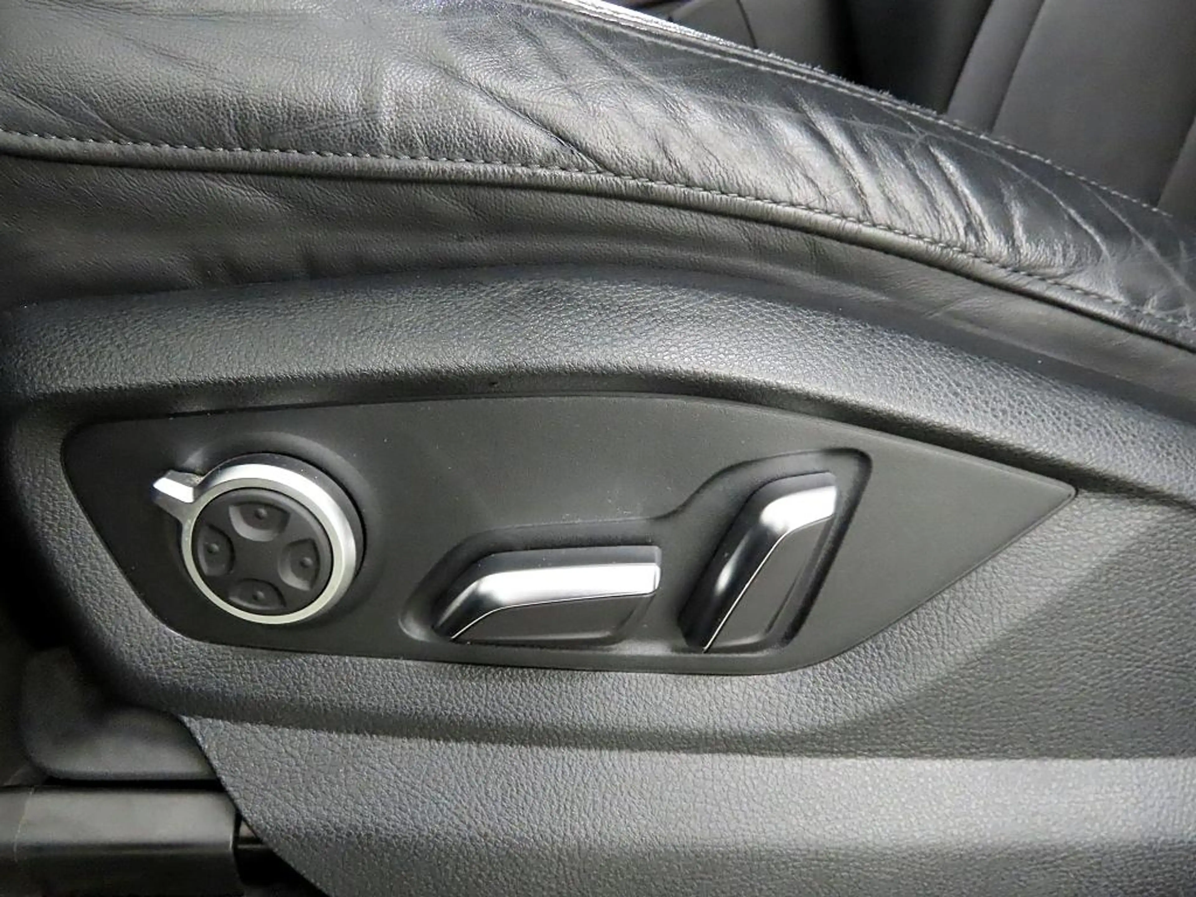 Audi Q7 3.0 Aut Hybrid 50 TDI quattro LED+StandHZ+AHK — photo 11