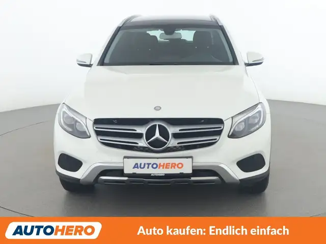 Mercedes-Benz GLC view 9