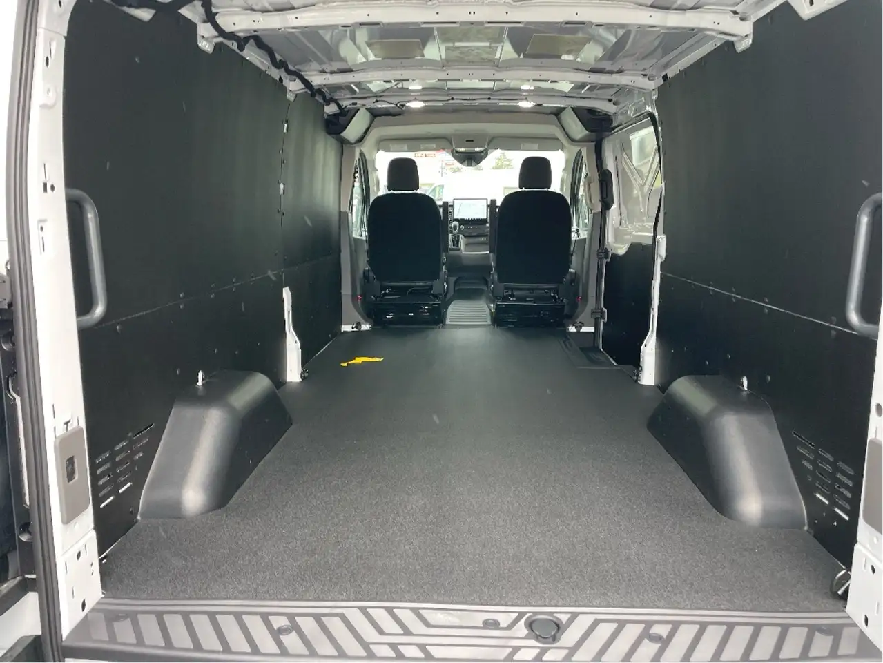 Ford Transit Cargo Van снимка Ford Transit Cargo Van